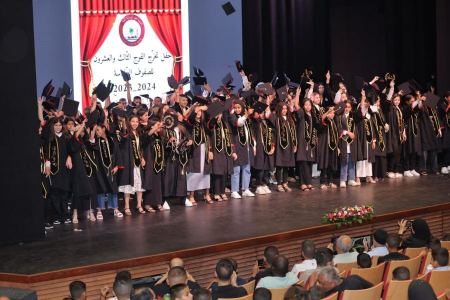 اللقية: تخريج طلاب السوادس في مدرسة العهد بأجواء بهيجة